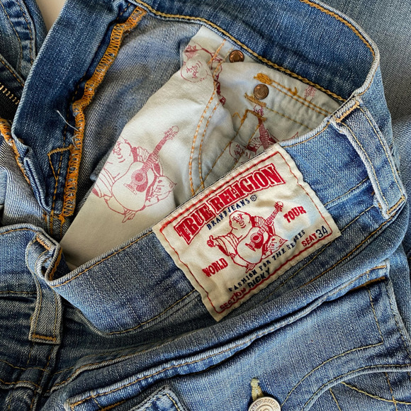 True Religion Ricky Men's Denim Jeans 33 Medium Wash Front Fade EUC - Picture 11 of 12